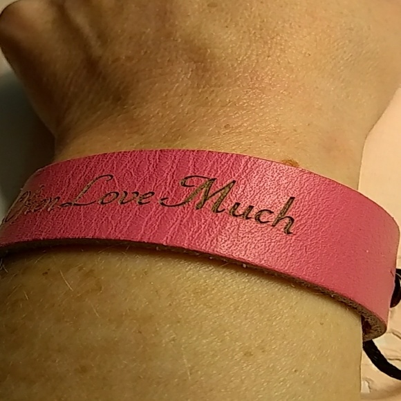 Handmade Leather cuff bracelet - Picture 5 of 8